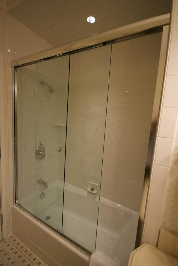 Capital Hotel Литъл Рок Екстериор снимка