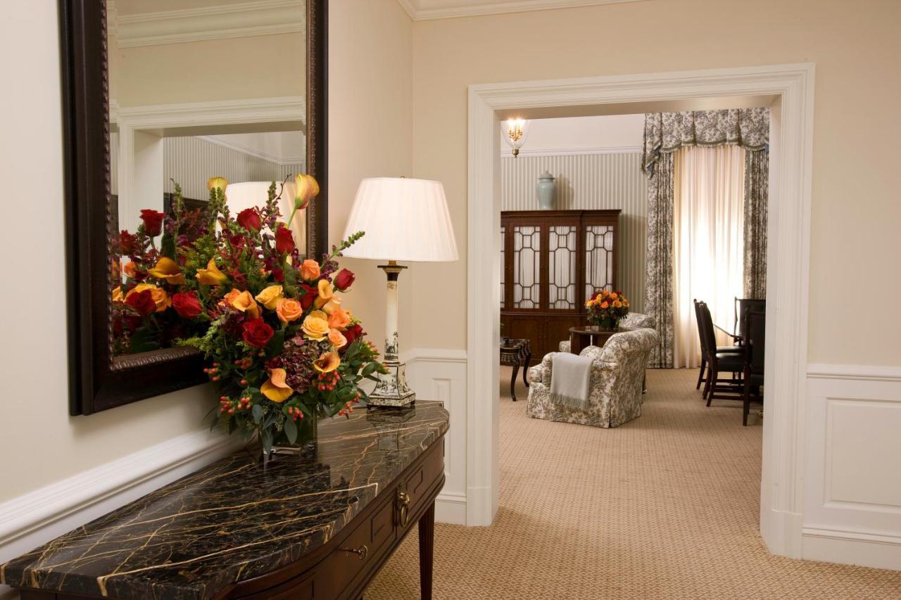 Capital Hotel Литъл Рок Екстериор снимка