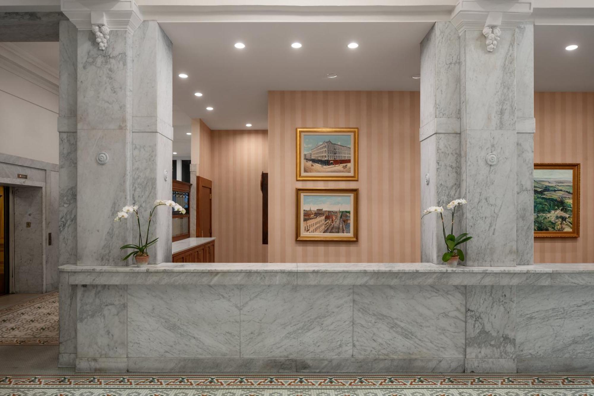 Capital Hotel Литъл Рок Екстериор снимка