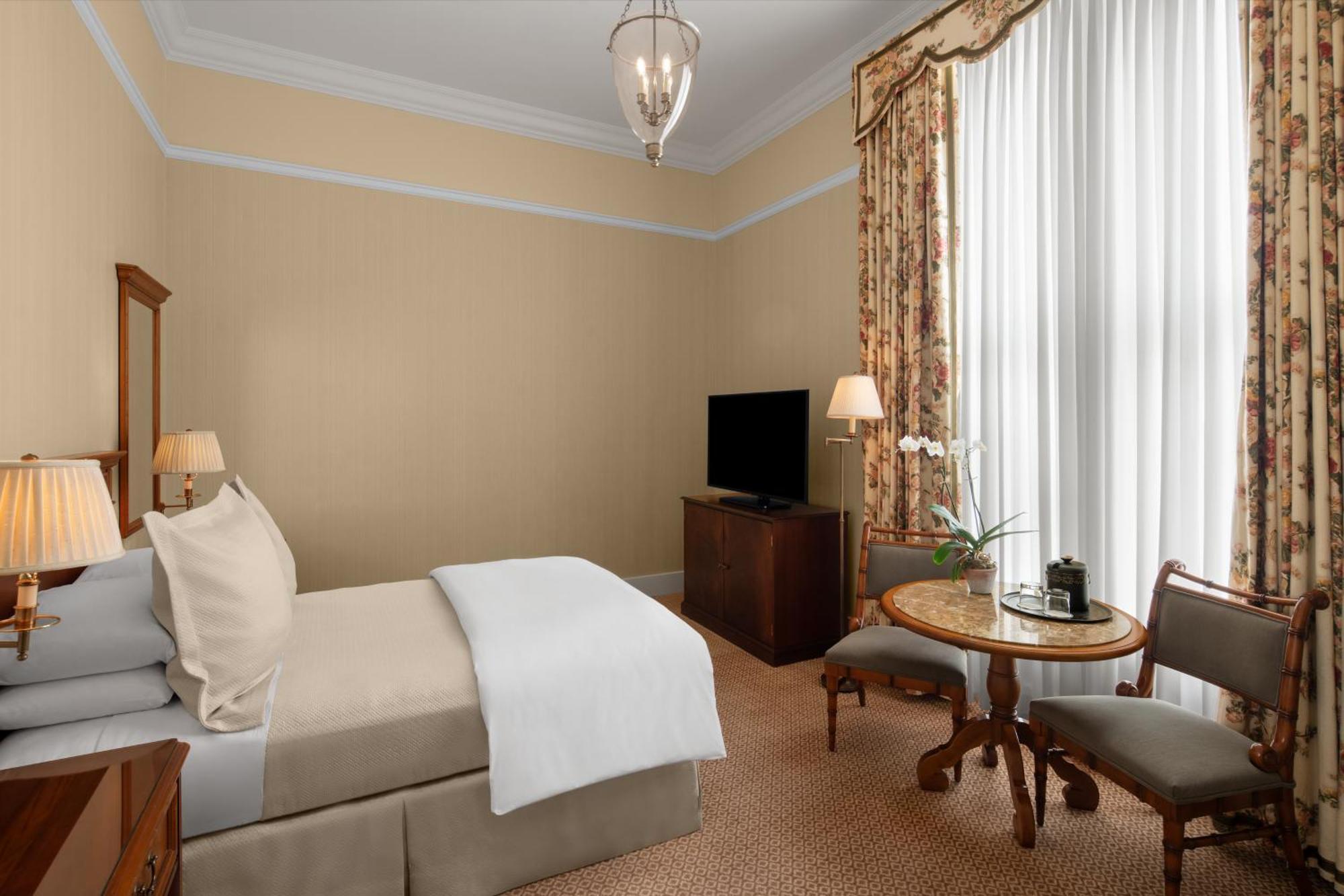 Capital Hotel Литъл Рок Екстериор снимка