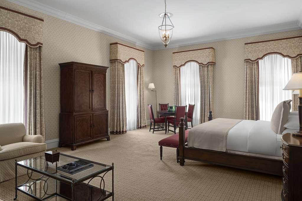 Capital Hotel Литъл Рок Стая снимка